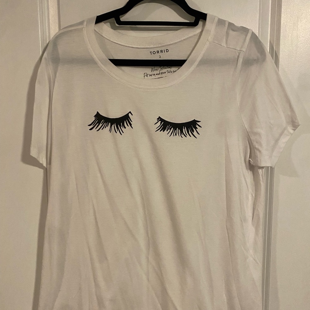 Torrid Black and White Glamorous Lash T shirt, only worn 1x